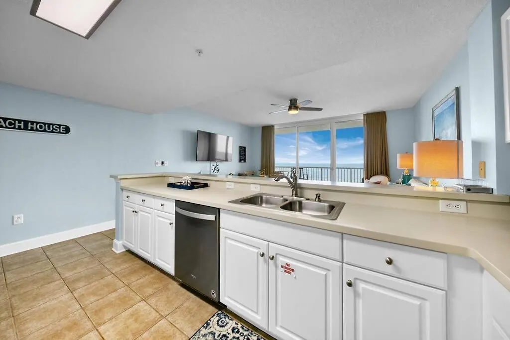 Beachfront Condo #1413 Majestic Beach Resort بنما سيتي بيتش شقة